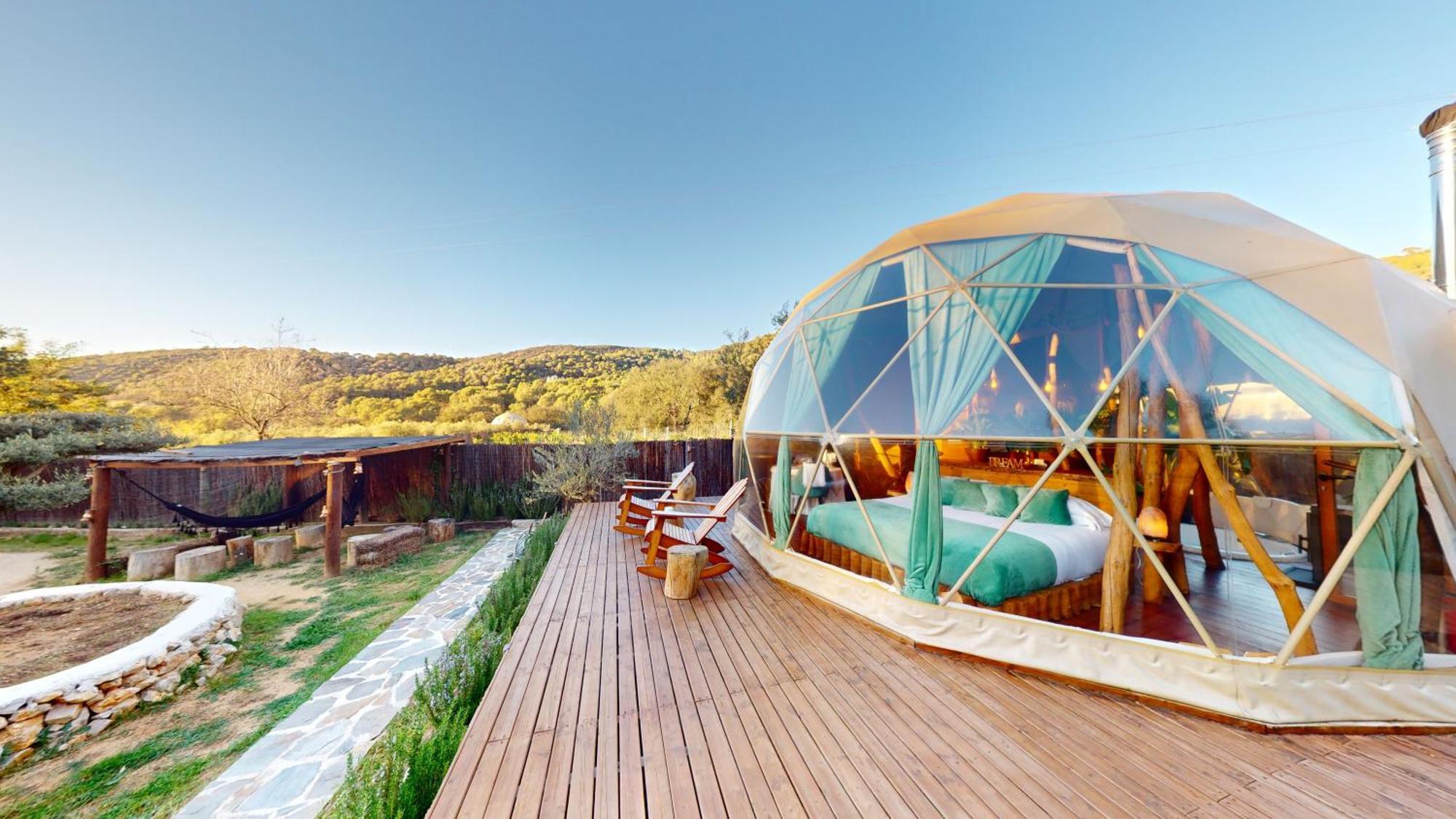 Domo Suites Masia Cal Geperut Бадалона Екстериор снимка