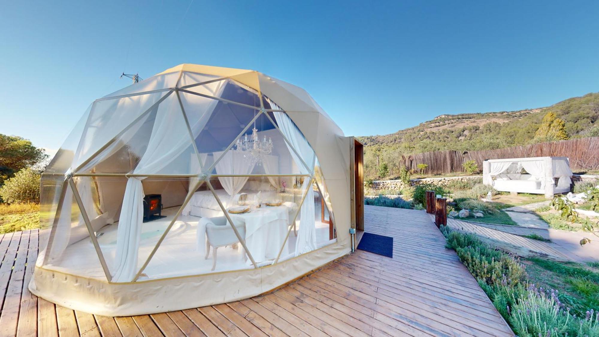 Domo Suites Masia Cal Geperut Бадалона Екстериор снимка